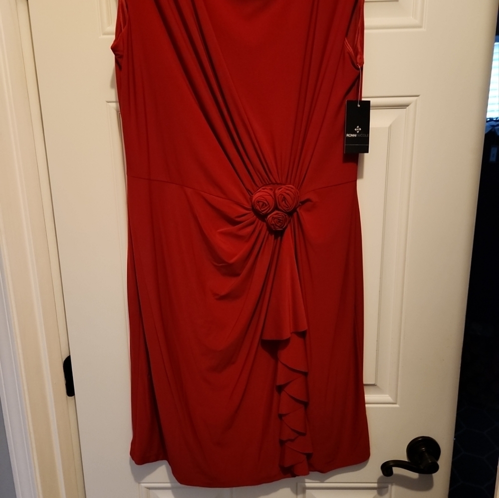 Ronni Nicole Red Asymmetrical Ruched Cocktail Dress